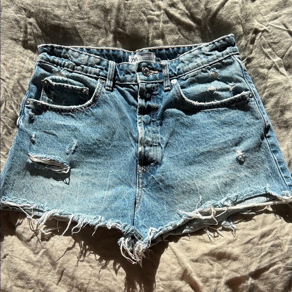 ✨ ZARA DENIM SHORTS SZ 6/28